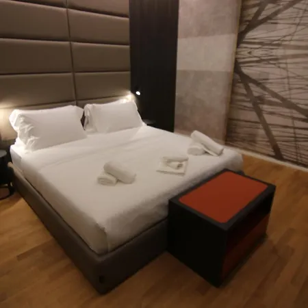 Boutique Adelar Отель Тирана