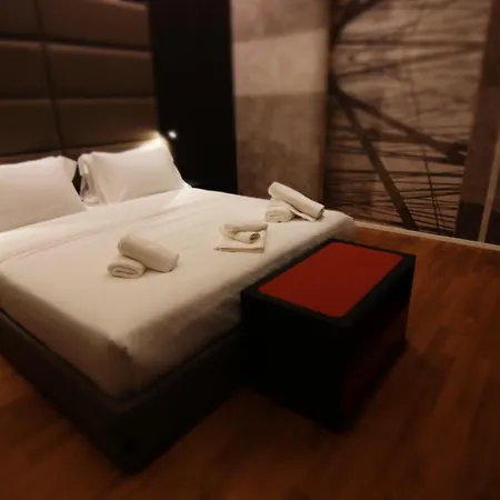 Boutique Adelar Тирана