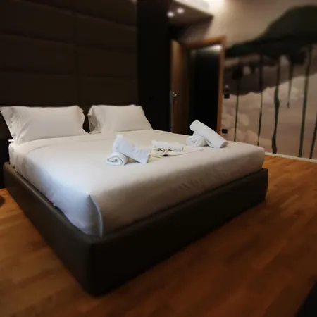 Boutique Adelar Тирана