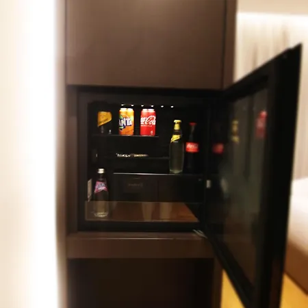 Boutique Adelar Тирана