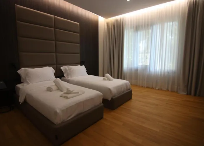 Boutique Adelar Tirana