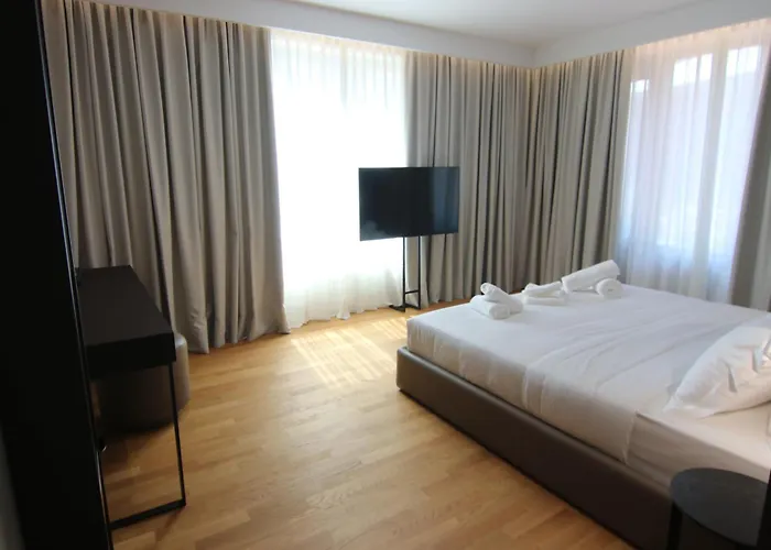 Boutique Adelar Tiran